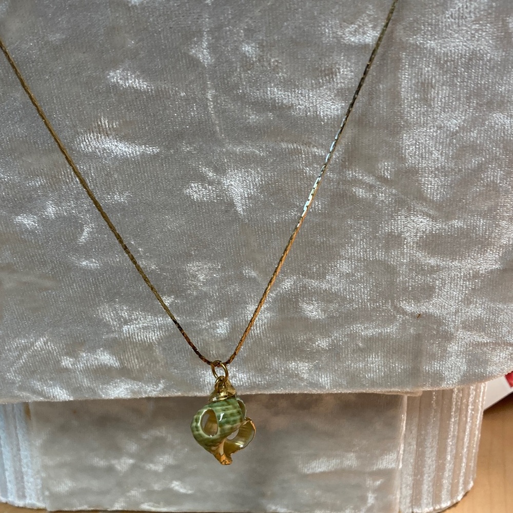 Gold and Green Seashell Pendant Necklace